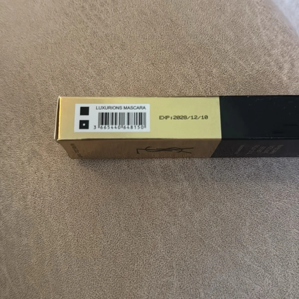 Yves Saint Laurent Mascara Volume Effet Faux Cils NIB Waterproof Full Size - Picture 2 of 3